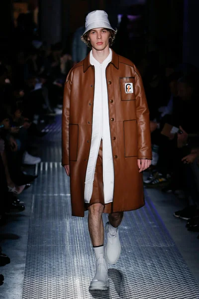 Look 9